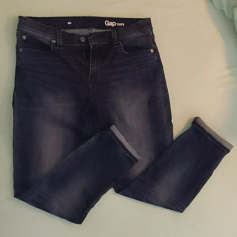 Gap 1969 Girlfriend Jeans